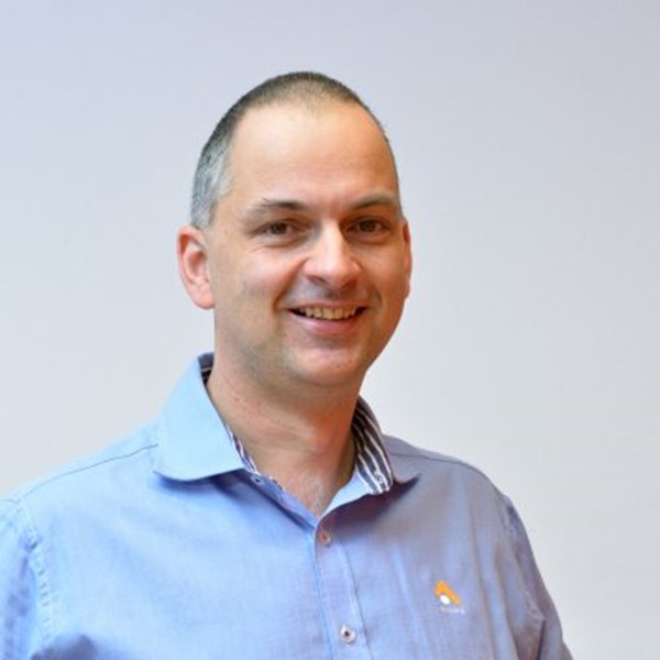 Tomas